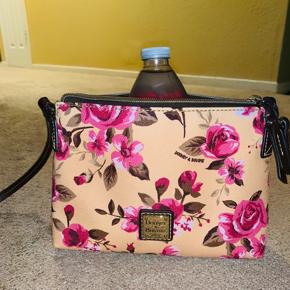 Dooney &Bourke Bag - Picture 7 of 8